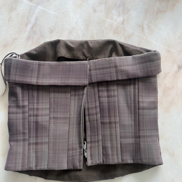 With jean - corset - Picture 2 of 3